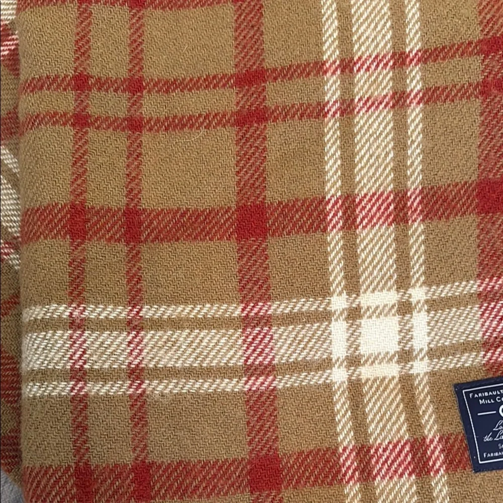 EUC Faribault Woolen Mill Company 100% Virgin Wool Throw